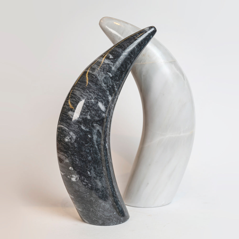 Marble horn